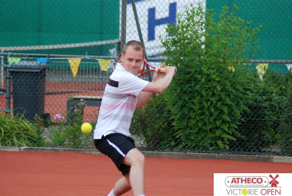 Chris "The Slicing Dutchman" De Waard in action