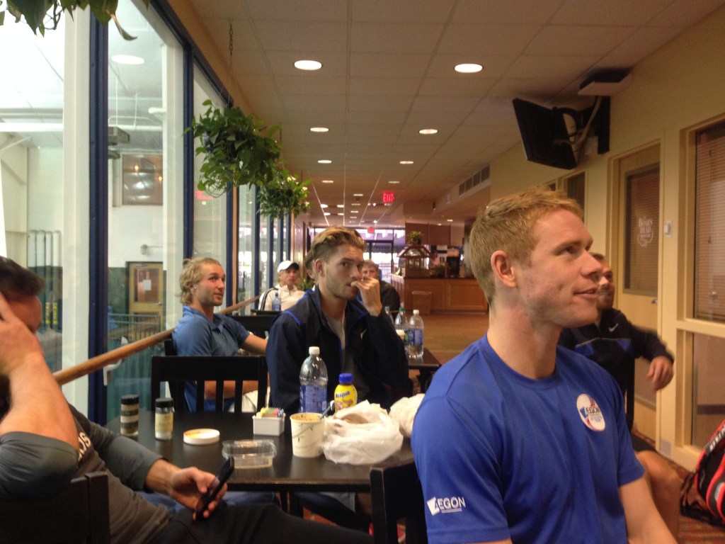 Ed Corrie, Liam Broady and other UK players watch ManU vs. Chelsea from Cville