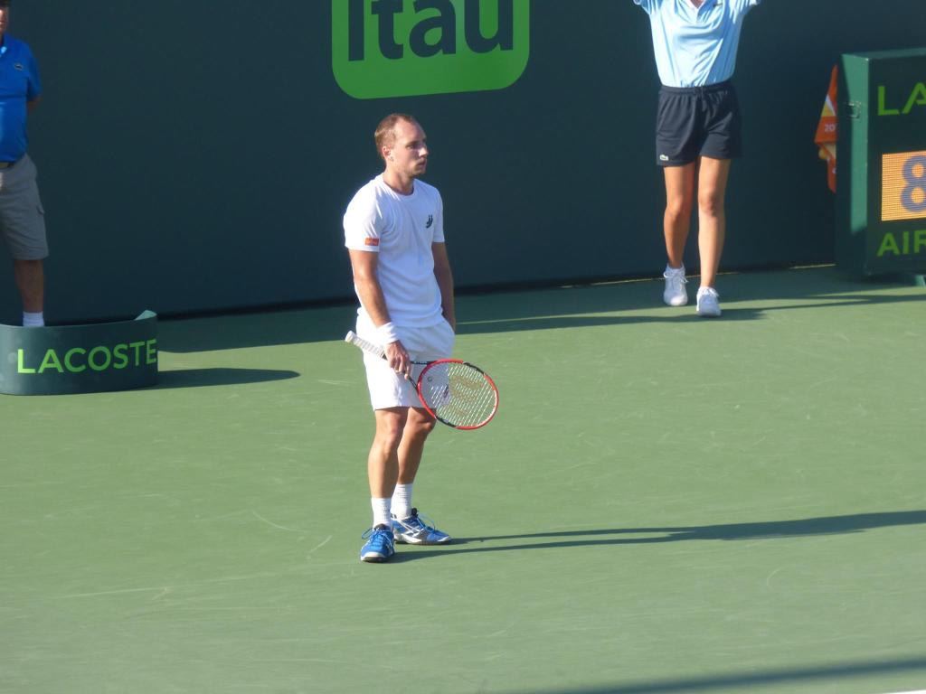Darcis looked lost against Djokovic (Photo Credit: Esam Taha) 