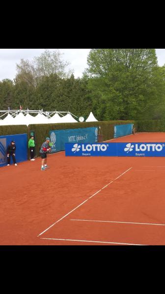 Zverev had a strange return position against Struff (photo credit: Marc Imperatori)